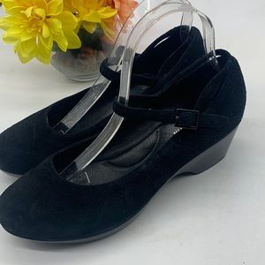 Cordani Black Suede Mary Jane Heels Size 40. BSN3697F